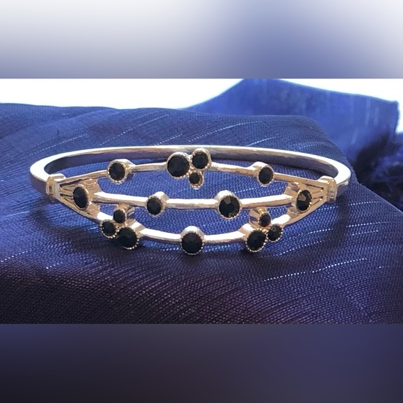 Silver Tone Bracelet w/Black Stones - Picture 1 of 5